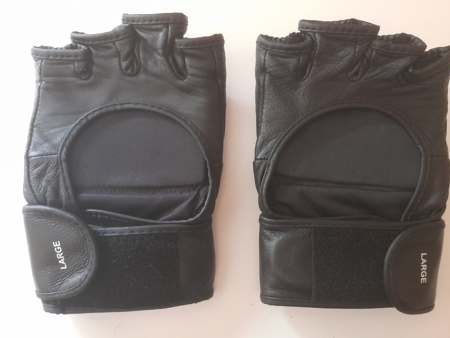 UFC Official MMA Gloves - Black - Size L - Century - (New)