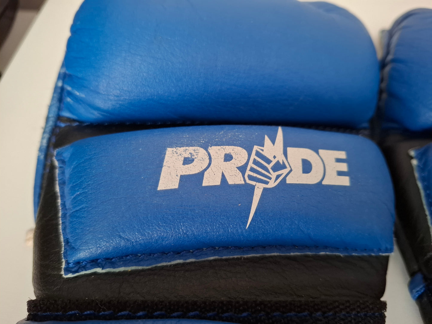 PRIDE FC Official MMA Gloves - Whitebolts - V2 - Blue - Size L - DSE - With Box