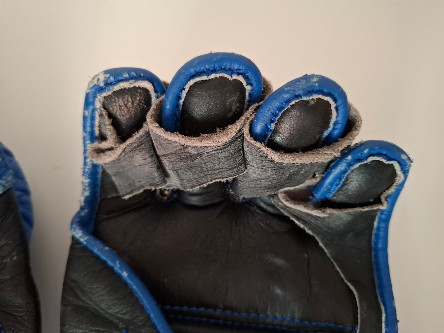 PRIDE FC Official MMA Gloves - Whitebolts - V2 - Blue - Size L - DSE - With Box