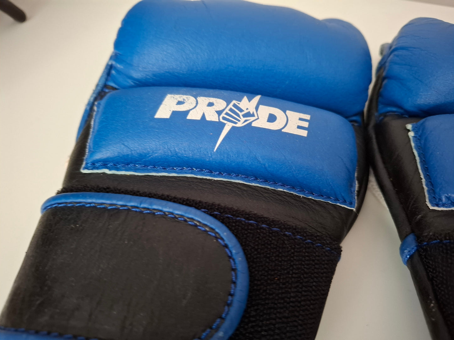 PRIDE FC Official MMA Gloves - Whitebolts - V2 - Blue - Size L - DSE - With Box