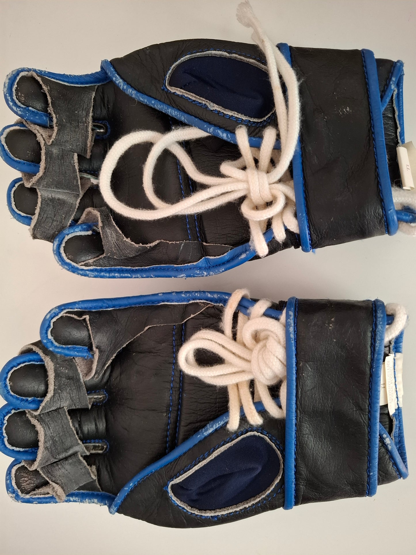 PRIDE FC Official MMA Gloves - Whitebolts - V2 - Blue - Size L - DSE - With Box
