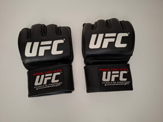 UFC Official MMA Gloves - Black - Size M - Century - (New)